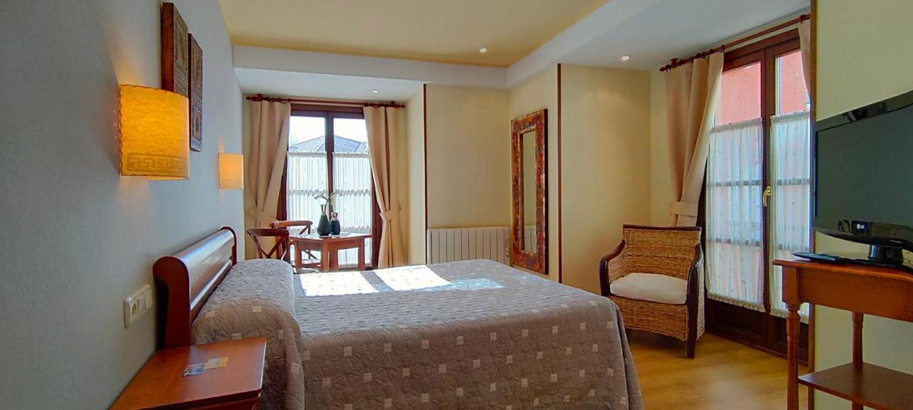 Hotel Rural La Plaza Caso