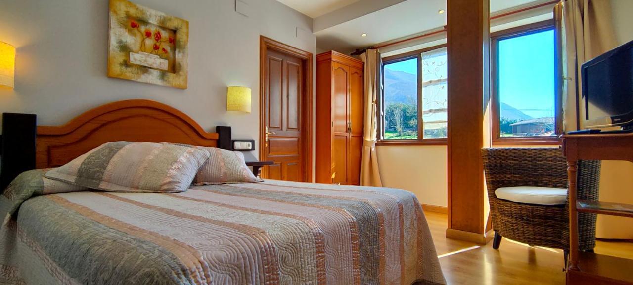 Hotel Rural La Plaza Caso