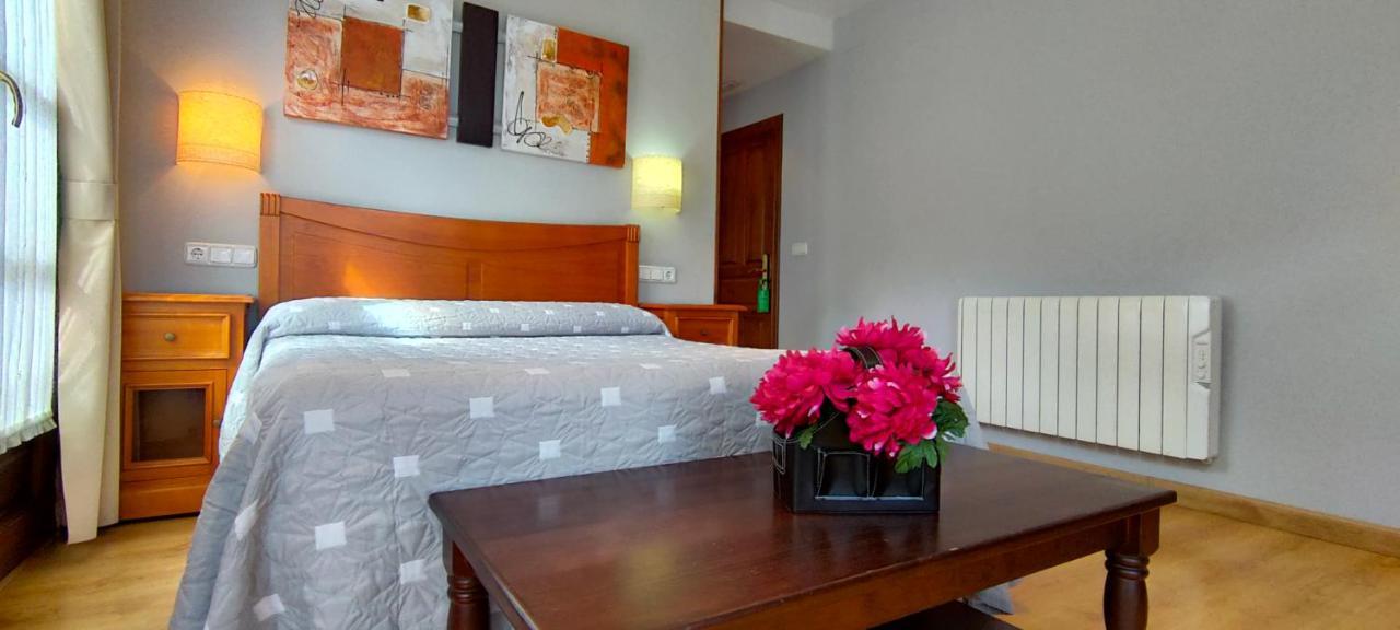 Hotel Rural La Plaza Caso